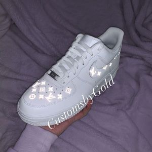 Custom reflective Air Force 1 Nike’s